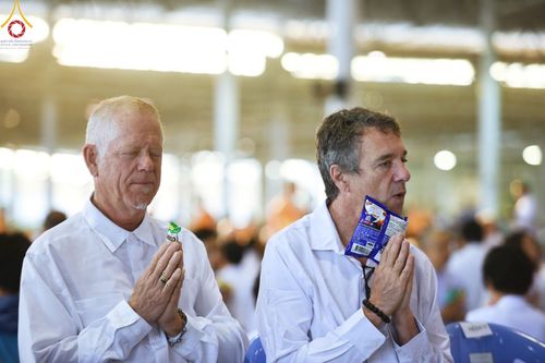 ภาพ No.208376:พิธีตักบาตร และปฏิบัติธรรมช่วงสาย ในวันมาฆบูชา วันพุธที่ 12 กุมภาพันธ์ พ.ศ. 2568 ณ วัดพระธรรมกาย จังหวัดปทุมธานี