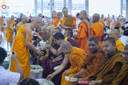 ภาพ No.208381:พิธีตักบาตร และปฏิบัติธรรมช่วงสาย ในวันมาฆบูชา วันพุธที่ 12 กุมภาพันธ์ พ.ศ. 2568 ณ วัดพระธรรมกาย จังหวัดปทุมธานี