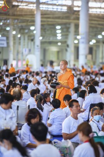 ภาพ No.208392:พิธีตักบาตร และปฏิบัติธรรมช่วงสาย ในวันมาฆบูชา วันพุธที่ 12 กุมภาพันธ์ พ.ศ. 2568 ณ วัดพระธรรมกาย จังหวัดปทุมธานี