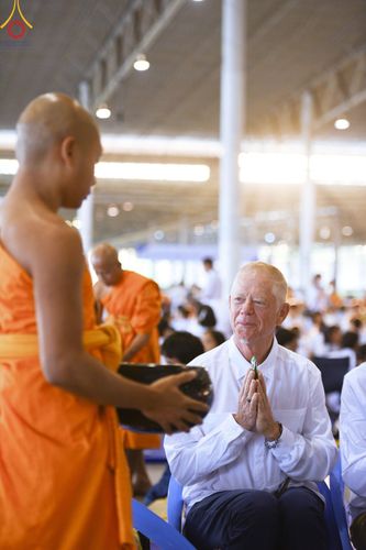 ภาพ No.208393:พิธีตักบาตร และปฏิบัติธรรมช่วงสาย ในวันมาฆบูชา วันพุธที่ 12 กุมภาพันธ์ พ.ศ. 2568 ณ วัดพระธรรมกาย จังหวัดปทุมธานี