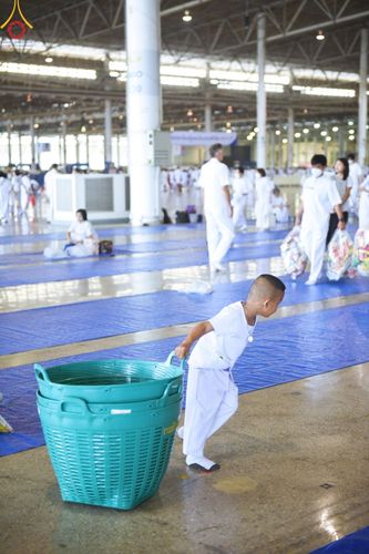 ภาพ No.208401:พิธีตักบาตร และปฏิบัติธรรมช่วงสาย ในวันมาฆบูชา วันพุธที่ 12 กุมภาพันธ์ พ.ศ. 2568 ณ วัดพระธรรมกาย จังหวัดปทุมธานี