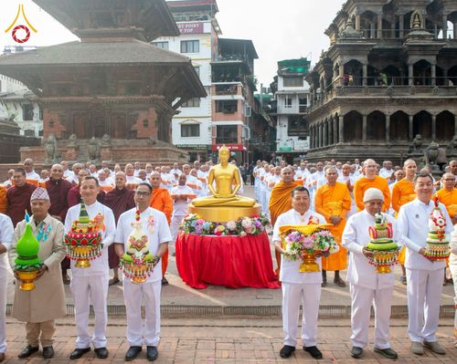 ภาพ No.210113:วันที่ 28 กุมภาพันธ์ พ.ศ.2568 พิธีเปิดโครงการบวชสามเณร พิธีถวายไทยธรรม พิธีขอขมามอบผ้าไตร  ณ เมืองปาตัน ประเทศเนปาล