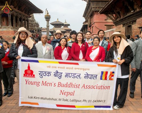 ภาพ No.210119:วันที่ 28 กุมภาพันธ์ พ.ศ.2568 พิธีเปิดโครงการบวชสามเณร พิธีถวายไทยธรรม พิธีขอขมามอบผ้าไตร  ณ เมืองปาตัน ประเทศเนปาล