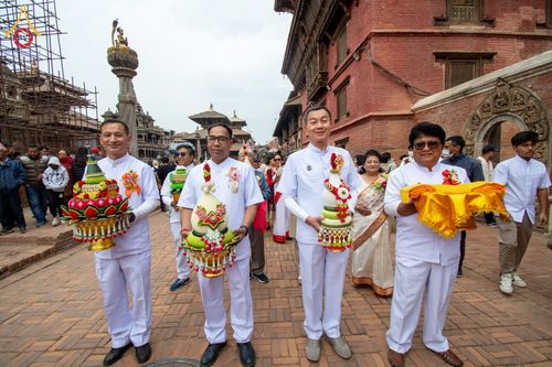 ภาพ No.210123:วันที่ 28 กุมภาพันธ์ พ.ศ.2568 พิธีเปิดโครงการบวชสามเณร พิธีถวายไทยธรรม พิธีขอขมามอบผ้าไตร  ณ เมืองปาตัน ประเทศเนปาล