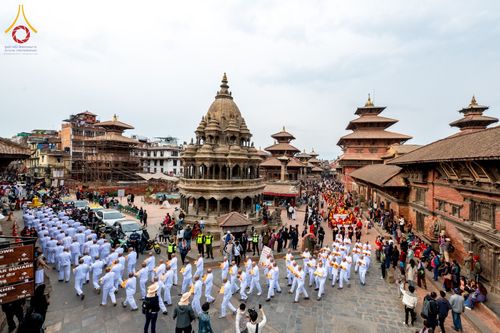 ภาพ No.210130:วันที่ 28 กุมภาพันธ์ พ.ศ.2568 พิธีเปิดโครงการบวชสามเณร พิธีถวายไทยธรรม พิธีขอขมามอบผ้าไตร  ณ เมืองปาตัน ประเทศเนปาล