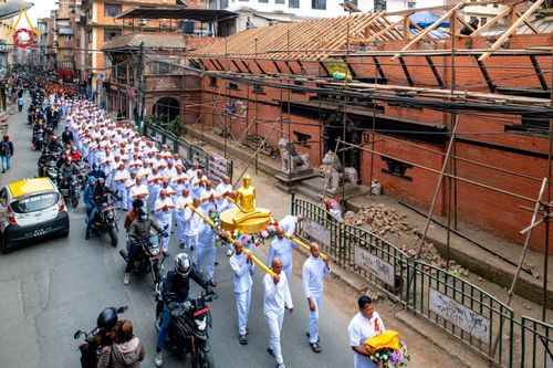 ภาพ No.210138:วันที่ 28 กุมภาพันธ์ พ.ศ.2568 พิธีเปิดโครงการบวชสามเณร พิธีถวายไทยธรรม พิธีขอขมามอบผ้าไตร  ณ เมืองปาตัน ประเทศเนปาล