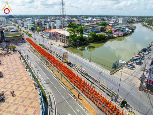 ภาพ No.211469:วันอาทิตย์ที่ 16 มีนาคม พ.ศ. 2568 ธรรมยาตราอัญเชิญพระบรมสารีริกธาตุ รอบเมืองปัตตานี ประดิษฐาน ณ ปทุมเจดีย์ เจดีย์พระพุทธเจ้า 5 พระองค์  ศูนย์อบรมเยาวชนปัตตานี