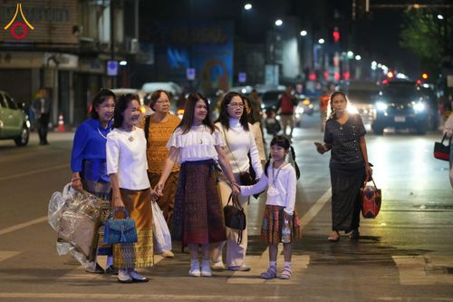 ภาพ No.211721:วันอาทิตย์ที่ 9 มีนาคม พ.ศ. 2568 พ่อเมืองโคราชจัดตักบาตรพระหมื่น ทำบุญเมือง 557 ปี