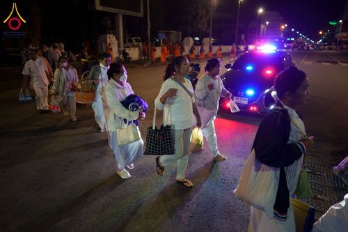 ภาพ No.211726:วันอาทิตย์ที่ 9 มีนาคม พ.ศ. 2568 พ่อเมืองโคราชจัดตักบาตรพระหมื่น ทำบุญเมือง 557 ปี