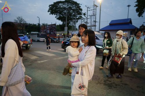 ภาพ No.211731:วันอาทิตย์ที่ 9 มีนาคม พ.ศ. 2568 พ่อเมืองโคราชจัดตักบาตรพระหมื่น ทำบุญเมือง 557 ปี