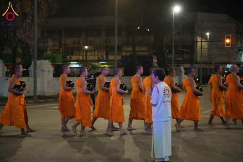 ภาพ No.211734:วันอาทิตย์ที่ 9 มีนาคม พ.ศ. 2568 พ่อเมืองโคราชจัดตักบาตรพระหมื่น ทำบุญเมือง 557 ปี