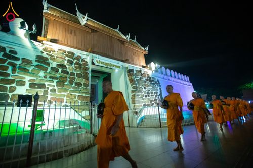 ภาพ No.211736:วันอาทิตย์ที่ 9 มีนาคม พ.ศ. 2568 พ่อเมืองโคราชจัดตักบาตรพระหมื่น ทำบุญเมือง 557 ปี