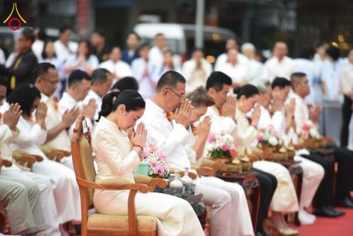 ภาพ No.211743:วันอาทิตย์ที่ 9 มีนาคม พ.ศ. 2568 พ่อเมืองโคราชจัดตักบาตรพระหมื่น ทำบุญเมือง 557 ปี