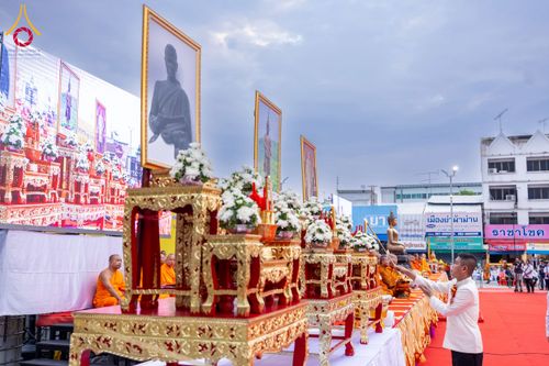 ภาพ No.211749:วันอาทิตย์ที่ 9 มีนาคม พ.ศ. 2568 พ่อเมืองโคราชจัดตักบาตรพระหมื่น ทำบุญเมือง 557 ปี