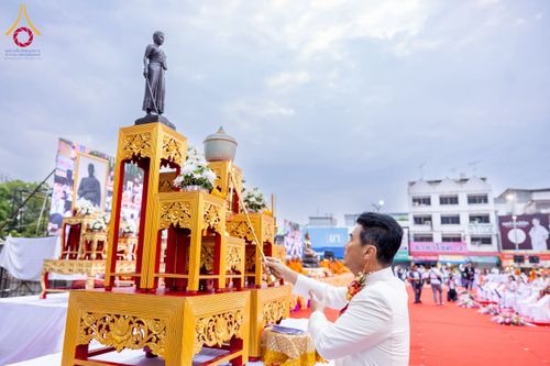 ภาพ No.211751:วันอาทิตย์ที่ 9 มีนาคม พ.ศ. 2568 พ่อเมืองโคราชจัดตักบาตรพระหมื่น ทำบุญเมือง 557 ปี