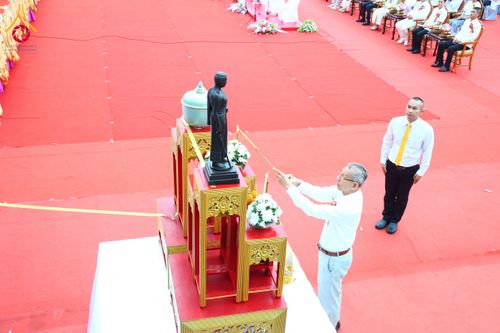 ภาพ No.211752:วันอาทิตย์ที่ 9 มีนาคม พ.ศ. 2568 พ่อเมืองโคราชจัดตักบาตรพระหมื่น ทำบุญเมือง 557 ปี