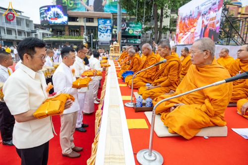 ภาพ No.211761:วันอาทิตย์ที่ 9 มีนาคม พ.ศ. 2568 พ่อเมืองโคราชจัดตักบาตรพระหมื่น ทำบุญเมือง 557 ปี