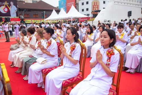 ภาพ No.211765:วันอาทิตย์ที่ 9 มีนาคม พ.ศ. 2568 พ่อเมืองโคราชจัดตักบาตรพระหมื่น ทำบุญเมือง 557 ปี