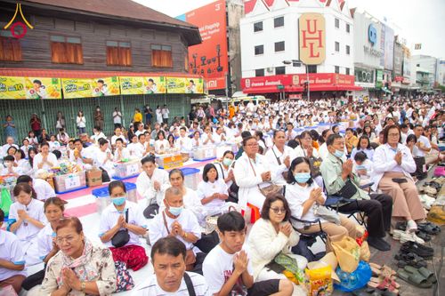 ภาพ No.211776:วันอาทิตย์ที่ 9 มีนาคม พ.ศ. 2568 พ่อเมืองโคราชจัดตักบาตรพระหมื่น ทำบุญเมือง 557 ปี