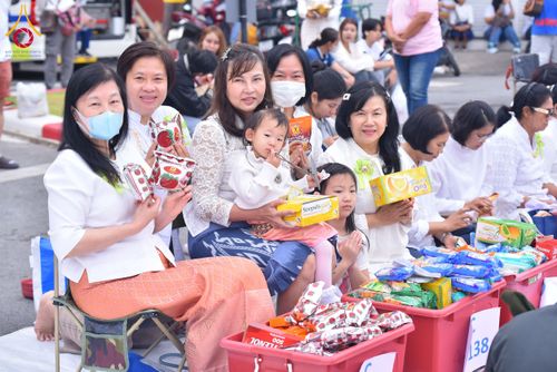 ภาพ No.211777:วันอาทิตย์ที่ 9 มีนาคม พ.ศ. 2568 พ่อเมืองโคราชจัดตักบาตรพระหมื่น ทำบุญเมือง 557 ปี