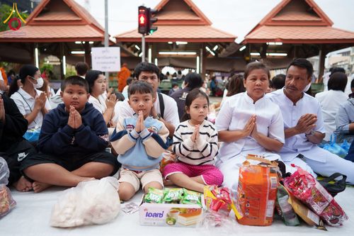 ภาพ No.211788:วันอาทิตย์ที่ 9 มีนาคม พ.ศ. 2568 พ่อเมืองโคราชจัดตักบาตรพระหมื่น ทำบุญเมือง 557 ปี