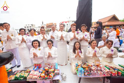 ภาพ No.211787:วันอาทิตย์ที่ 9 มีนาคม พ.ศ. 2568 พ่อเมืองโคราชจัดตักบาตรพระหมื่น ทำบุญเมือง 557 ปี
