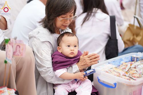 ภาพ No.211791:วันอาทิตย์ที่ 9 มีนาคม พ.ศ. 2568 พ่อเมืองโคราชจัดตักบาตรพระหมื่น ทำบุญเมือง 557 ปี