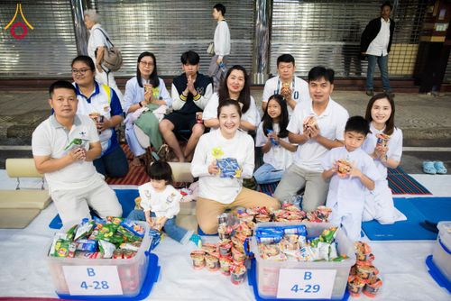 ภาพ No.211795:วันอาทิตย์ที่ 9 มีนาคม พ.ศ. 2568 พ่อเมืองโคราชจัดตักบาตรพระหมื่น ทำบุญเมือง 557 ปี