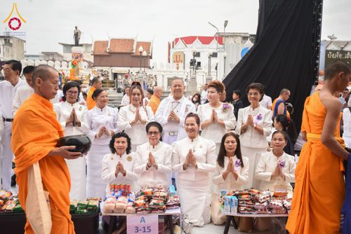 ภาพ No.211798:วันอาทิตย์ที่ 9 มีนาคม พ.ศ. 2568 พ่อเมืองโคราชจัดตักบาตรพระหมื่น ทำบุญเมือง 557 ปี