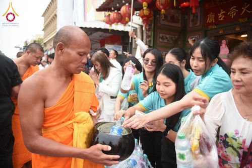 ภาพ No.211813:วันอาทิตย์ที่ 9 มีนาคม พ.ศ. 2568 พ่อเมืองโคราชจัดตักบาตรพระหมื่น ทำบุญเมือง 557 ปี