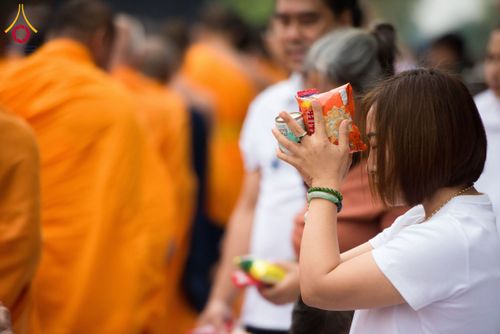 ภาพ No.211822:วันอาทิตย์ที่ 9 มีนาคม พ.ศ. 2568 พ่อเมืองโคราชจัดตักบาตรพระหมื่น ทำบุญเมือง 557 ปี