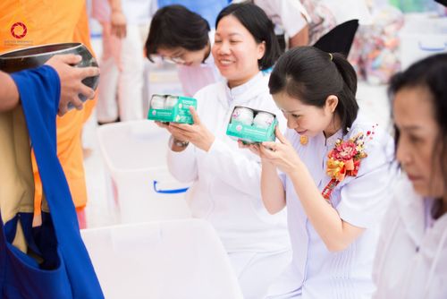 ภาพ No.211826:วันอาทิตย์ที่ 9 มีนาคม พ.ศ. 2568 พ่อเมืองโคราชจัดตักบาตรพระหมื่น ทำบุญเมือง 557 ปี