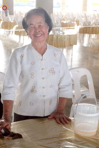 ภาพ No.219832:บรรยากาศการเดินทางเข้าวัดพระธรรมกาย , การต้อนรับปฏิสันถาร , การฉันภัตตาหารเช้า , การลงทะเบียนพระสังฆาธิการ  เนื่องในวันคุ้มครองโลก พิธีถวายมหาสังฆทานคณะสงฆ์ 40,000 กว่าวัดทั่วประเทศ ณ วัดพระธรรมกาย