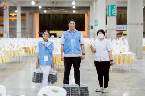 ภาพ No.219840:บรรยากาศการเดินทางเข้าวัดพระธรรมกาย , การต้อนรับปฏิสันถาร , การฉันภัตตาหารเช้า , การลงทะเบียนพระสังฆาธิการ  เนื่องในวันคุ้มครองโลก พิธีถวายมหาสังฆทานคณะสงฆ์ 40,000 กว่าวัดทั่วประเทศ ณ วัดพระธรรมกาย