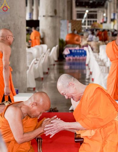 ภาพ No.219910:บรรยากาศการเดินทางเข้าวัดพระธรรมกาย , การต้อนรับปฏิสันถาร , การฉันภัตตาหารเช้า , การลงทะเบียนพระสังฆาธิการ  เนื่องในวันคุ้มครองโลก พิธีถวายมหาสังฆทานคณะสงฆ์ 40,000 กว่าวัดทั่วประเทศ ณ วัดพระธรรมกาย