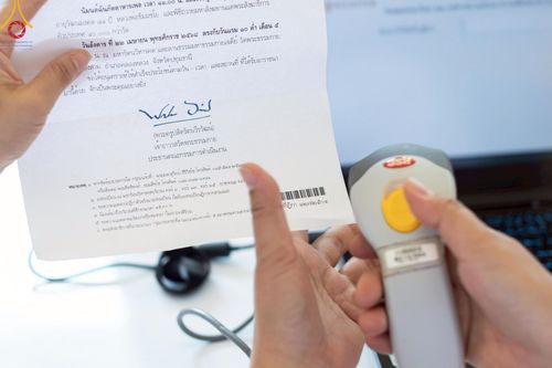 ภาพ No.219976:บรรยากาศการเดินทางเข้าวัดพระธรรมกาย , การต้อนรับปฏิสันถาร , การฉันภัตตาหารเช้า , การลงทะเบียนพระสังฆาธิการ  เนื่องในวันคุ้มครองโลก พิธีถวายมหาสังฆทานคณะสงฆ์ 40,000 กว่าวัดทั่วประเทศ ณ วัดพระธรรมกาย