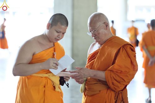 ภาพ No.219978:บรรยากาศการเดินทางเข้าวัดพระธรรมกาย , การต้อนรับปฏิสันถาร , การฉันภัตตาหารเช้า , การลงทะเบียนพระสังฆาธิการ  เนื่องในวันคุ้มครองโลก พิธีถวายมหาสังฆทานคณะสงฆ์ 40,000 กว่าวัดทั่วประเทศ ณ วัดพระธรรมกาย