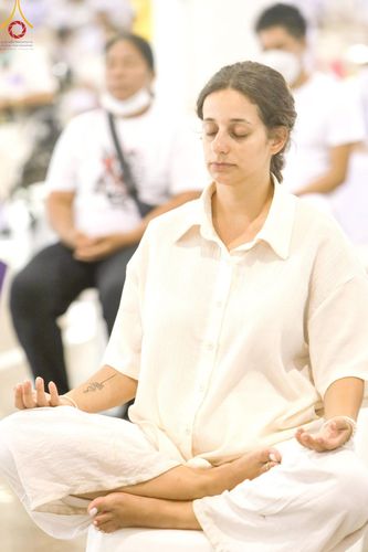 ภาพ No.220142:วันอังคารที่ 22 เมษายน พ.ศ. 2568 พิธีมอบปัจจัยช่วยเหลือครู 4 จังหวัดชายแดนภาคใต้ , พิธีกล่าวคำถวายอุปกรณ์ เพื่อเตรียมการต้อนรับคณะสงฆ์ฯ , พิธีกล่าวคำถวายภัตตาหารเป็นสังฆทาน , คณะสงฆ์ฉันภัตตาหารเพล  เนื่องในวันคุ้มครองโลก พิธีถวายมหาสังฆทานแด่คณะสงฆ์