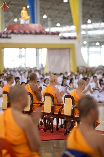 ภาพ No.220144:วันอังคารที่ 22 เมษายน พ.ศ. 2568 พิธีมอบปัจจัยช่วยเหลือครู 4 จังหวัดชายแดนภาคใต้ , พิธีกล่าวคำถวายอุปกรณ์ เพื่อเตรียมการต้อนรับคณะสงฆ์ฯ , พิธีกล่าวคำถวายภัตตาหารเป็นสังฆทาน , คณะสงฆ์ฉันภัตตาหารเพล  เนื่องในวันคุ้มครองโลก พิธีถวายมหาสังฆทานแด่คณะสงฆ์