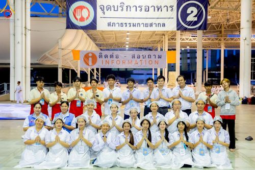 ภาพ No.220147:วันอังคารที่ 22 เมษายน พ.ศ. 2568 พิธีมอบปัจจัยช่วยเหลือครู 4 จังหวัดชายแดนภาคใต้ , พิธีกล่าวคำถวายอุปกรณ์ เพื่อเตรียมการต้อนรับคณะสงฆ์ฯ , พิธีกล่าวคำถวายภัตตาหารเป็นสังฆทาน , คณะสงฆ์ฉันภัตตาหารเพล  เนื่องในวันคุ้มครองโลก พิธีถวายมหาสังฆทานแด่คณะสงฆ์