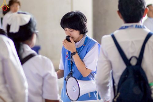 ภาพ No.220153:วันอังคารที่ 22 เมษายน พ.ศ. 2568 พิธีมอบปัจจัยช่วยเหลือครู 4 จังหวัดชายแดนภาคใต้ , พิธีกล่าวคำถวายอุปกรณ์ เพื่อเตรียมการต้อนรับคณะสงฆ์ฯ , พิธีกล่าวคำถวายภัตตาหารเป็นสังฆทาน , คณะสงฆ์ฉันภัตตาหารเพล  เนื่องในวันคุ้มครองโลก พิธีถวายมหาสังฆทานแด่คณะสงฆ์