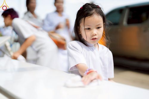 ภาพ No.220227:วันอังคารที่ 22 เมษายน พ.ศ. 2568 พิธีมอบปัจจัยช่วยเหลือครู 4 จังหวัดชายแดนภาคใต้ , พิธีกล่าวคำถวายอุปกรณ์ เพื่อเตรียมการต้อนรับคณะสงฆ์ฯ , พิธีกล่าวคำถวายภัตตาหารเป็นสังฆทาน , คณะสงฆ์ฉันภัตตาหารเพล  เนื่องในวันคุ้มครองโลก พิธีถวายมหาสังฆทานแด่คณะสงฆ์