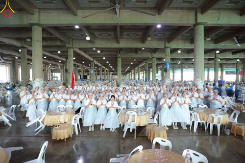 ภาพ No.220246:วันอังคารที่ 22 เมษายน พ.ศ. 2568 พิธีมอบปัจจัยช่วยเหลือครู 4 จังหวัดชายแดนภาคใต้ , พิธีกล่าวคำถวายอุปกรณ์ เพื่อเตรียมการต้อนรับคณะสงฆ์ฯ , พิธีกล่าวคำถวายภัตตาหารเป็นสังฆทาน , คณะสงฆ์ฉันภัตตาหารเพล  เนื่องในวันคุ้มครองโลก พิธีถวายมหาสังฆทานแด่คณะสงฆ์