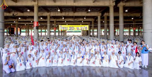 ภาพ No.220249:วันอังคารที่ 22 เมษายน พ.ศ. 2568 พิธีมอบปัจจัยช่วยเหลือครู 4 จังหวัดชายแดนภาคใต้ , พิธีกล่าวคำถวายอุปกรณ์ เพื่อเตรียมการต้อนรับคณะสงฆ์ฯ , พิธีกล่าวคำถวายภัตตาหารเป็นสังฆทาน , คณะสงฆ์ฉันภัตตาหารเพล  เนื่องในวันคุ้มครองโลก พิธีถวายมหาสังฆทานแด่คณะสงฆ์