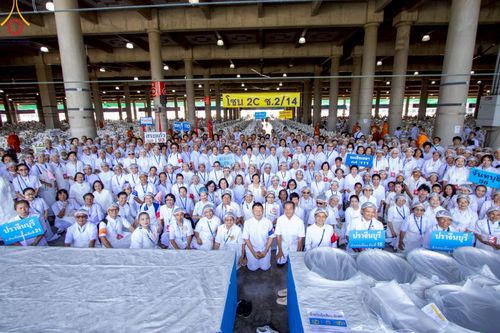 ภาพ No.220254:วันอังคารที่ 22 เมษายน พ.ศ. 2568 พิธีมอบปัจจัยช่วยเหลือครู 4 จังหวัดชายแดนภาคใต้ , พิธีกล่าวคำถวายอุปกรณ์ เพื่อเตรียมการต้อนรับคณะสงฆ์ฯ , พิธีกล่าวคำถวายภัตตาหารเป็นสังฆทาน , คณะสงฆ์ฉันภัตตาหารเพล  เนื่องในวันคุ้มครองโลก พิธีถวายมหาสังฆทานแด่คณะสงฆ์