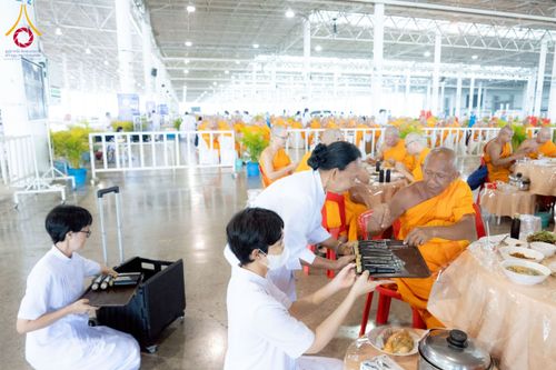 ภาพ No.223488:วันวิสาขบูชา วันอาทิตย์ที่ 11 พฤษภาคม พ.ศ. 2568 พิธีตักบาตร และปฎิบัติธรรม ณ สภาธรรมกายสากล วัดพระธรรมกาย