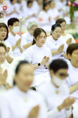 ภาพ No.223495:วันวิสาขบูชา วันอาทิตย์ที่ 11 พฤษภาคม พ.ศ. 2568 พิธีตักบาตร และปฎิบัติธรรม ณ สภาธรรมกายสากล วัดพระธรรมกาย