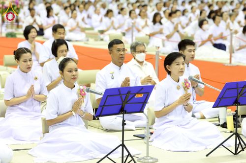 ภาพ No.223499:วันวิสาขบูชา วันอาทิตย์ที่ 11 พฤษภาคม พ.ศ. 2568 พิธีตักบาตร และปฎิบัติธรรม ณ สภาธรรมกายสากล วัดพระธรรมกาย