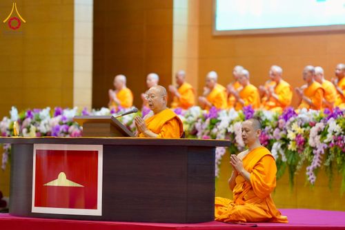 ภาพ No.223519:วันวิสาขบูชา วันอาทิตย์ที่ 11 พฤษภาคม พ.ศ. 2568 พิธีตักบาตร และปฎิบัติธรรม ณ สภาธรรมกายสากล วัดพระธรรมกาย
