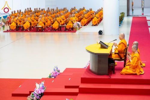 ภาพ No.223520:วันวิสาขบูชา วันอาทิตย์ที่ 11 พฤษภาคม พ.ศ. 2568 พิธีตักบาตร และปฎิบัติธรรม ณ สภาธรรมกายสากล วัดพระธรรมกาย